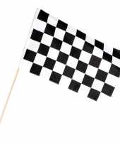 Finish vlag zwaaivlag wit zwart geblokt 30 x 45 cm